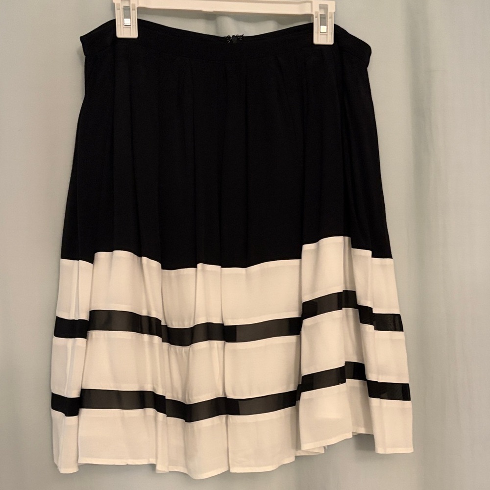 Nicole by Nicole Miller Black and White Striped Circle Skirt, size 16